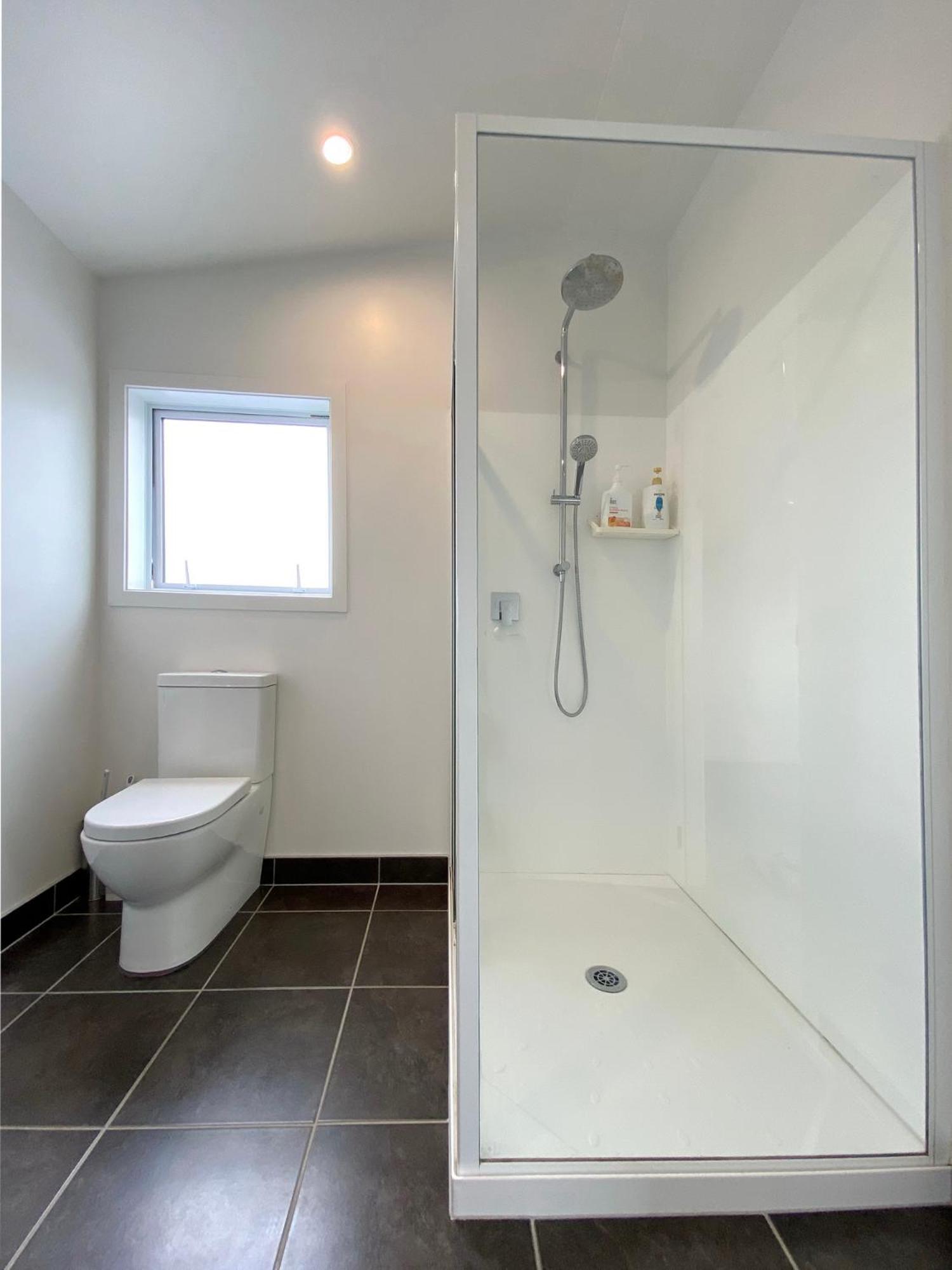7Br 3Bh Beach Escape. 2 Min To Browns Bay Beach Auckland Luaran gambar